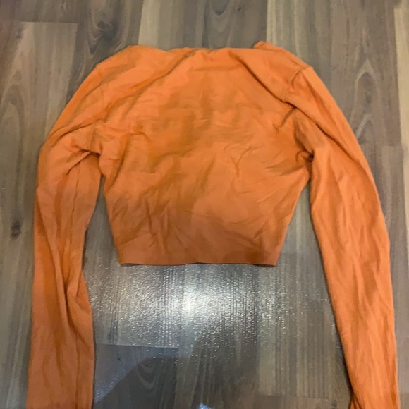 Small Long sleeve cropped garage shirt in orange - Picture 3 of 3